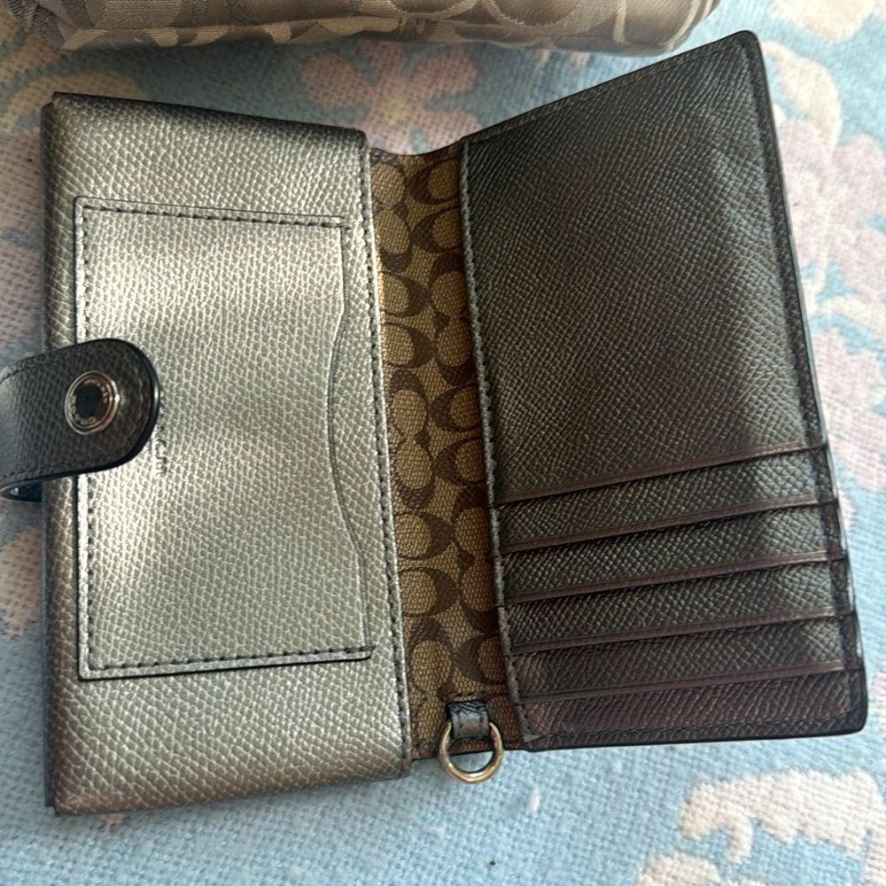 Coach Pewter Gray Leather Wallet with Monogram Lining - Picture 4 of 6